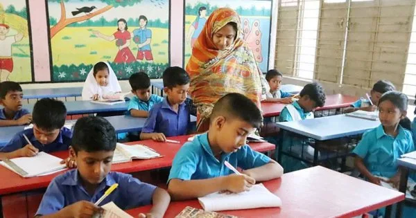 প্রাথমিকের নতুন কারিকুলামে শোনা ও বলার দক্ষতায় গুরুত্ব